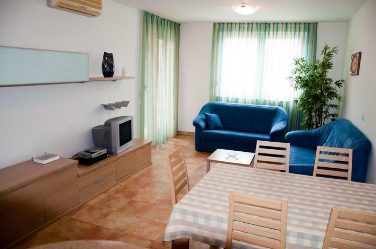 Roza Apartment Novigrad Istria Exteriör bild